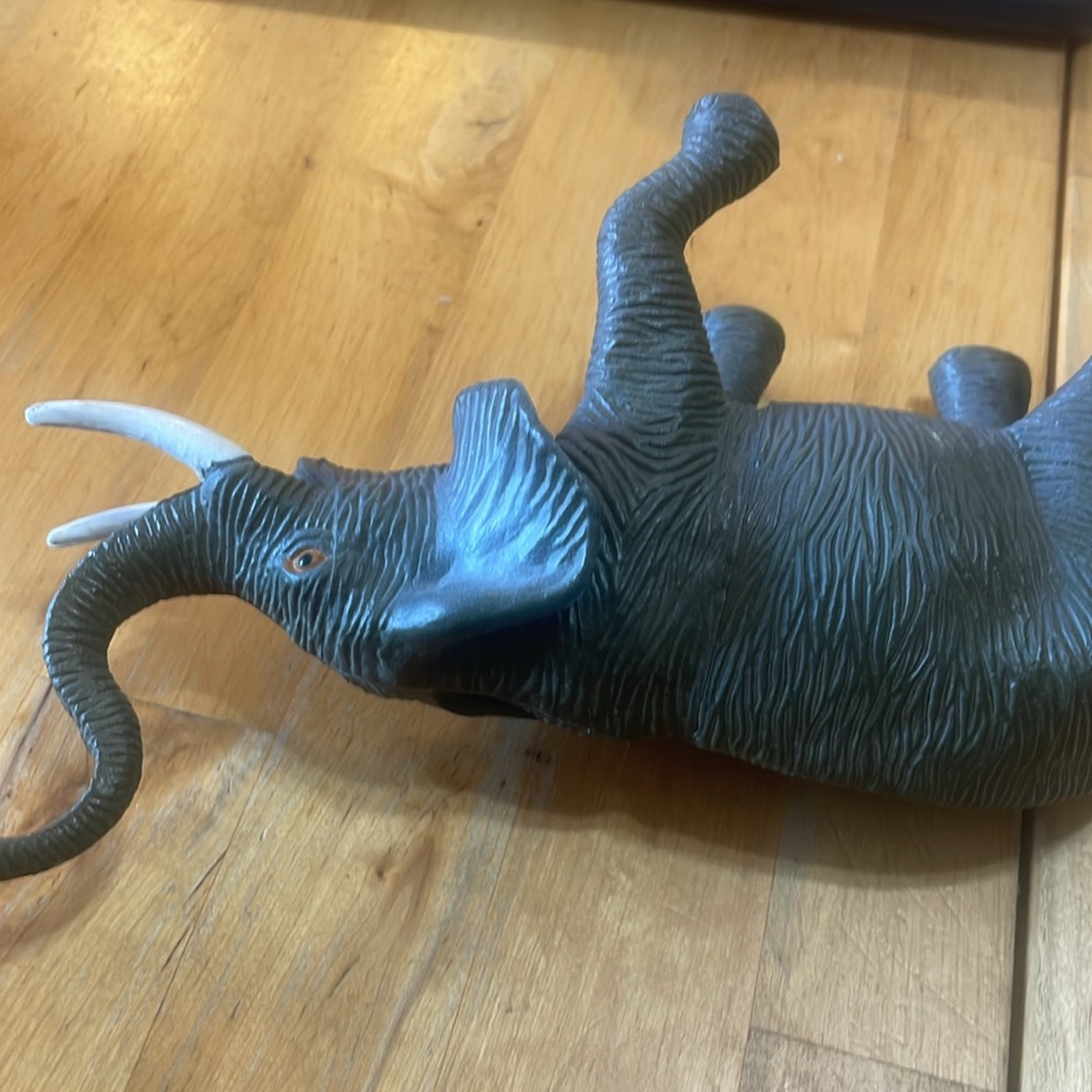 10/$10 Vintage 90s Beautiful Textured Toy Elephant - Picture 3 of 7